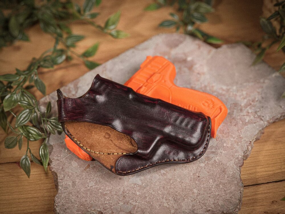 Ruger SR22, вариант 3 - Кожен кобур