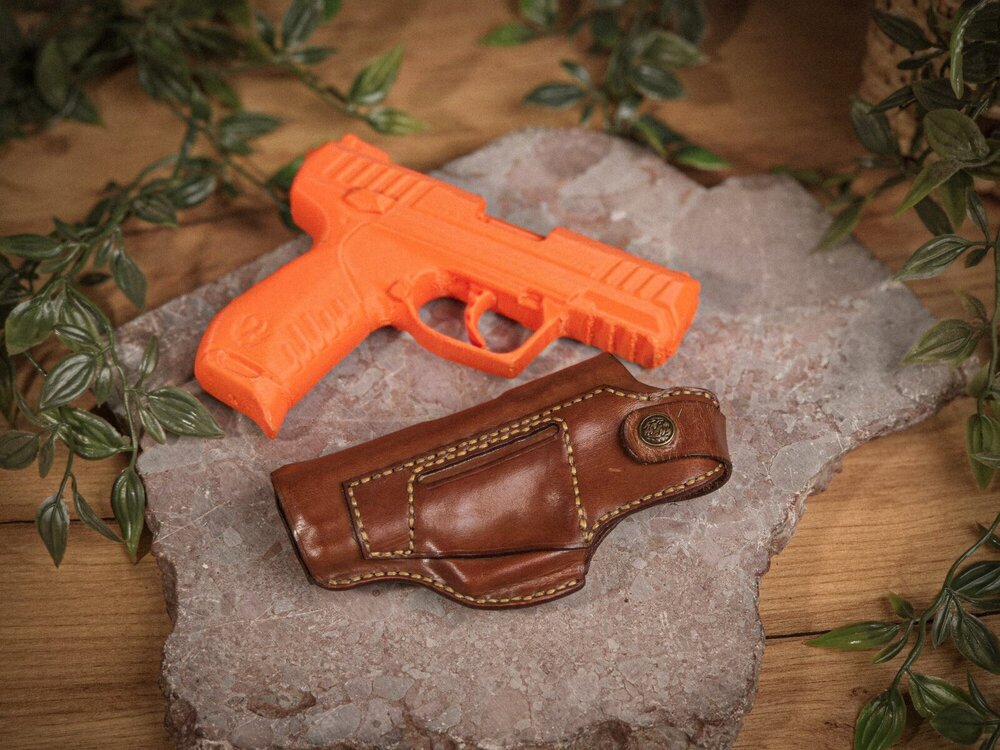 Ruger SR22, вариант 2 - Кожен кобур